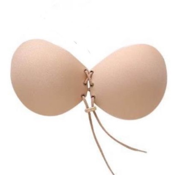 Pair of adhesive strapless bra - Picture 2 of 3